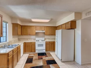 Photo #4: 2095268 Listing