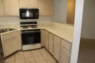 Photo #6: 2095281 Listing 