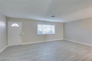 Photo #5: 2095301 Listing 