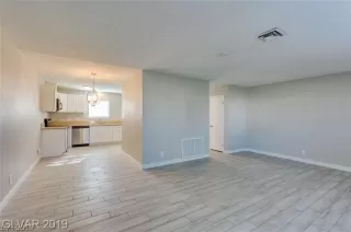 Photo #6: 2095301 Listing 