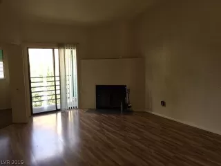 Photo #4: 2095327 Listing 