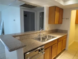 Photo #4: 2095342 Listing 