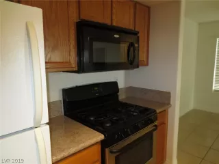 Photo #5: 2095342 Listing 