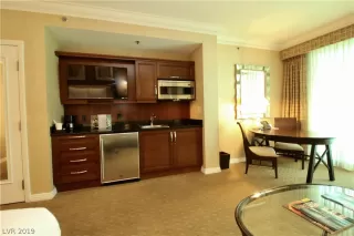 Photo #5: 2095361 Listing