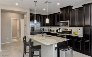 Photo #4: 2095383 Listing