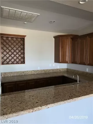 Photo #3: 2095422 Listing 