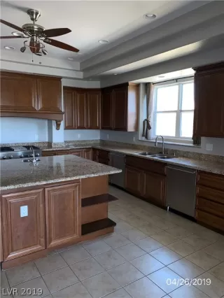 Photo #5: 2095422 Listing 