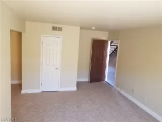 Photo #5: 2095445 Listing 