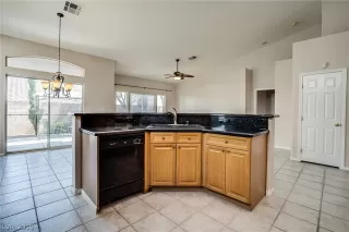 Photo #5: 2095478 Listing 