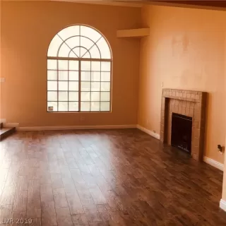 Photo #4: 2095483 Listing