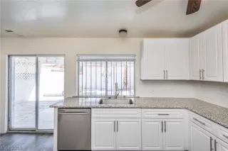 Photo #3: 2095549 Listing 