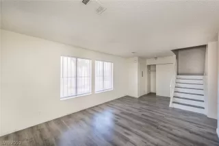 Photo #4: 2095549 Listing 