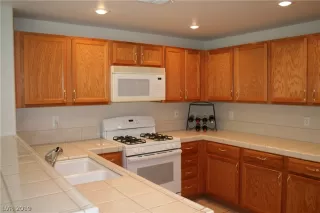 Photo #5: 2095564 Listing