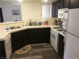 Photo #3: 2095604 Listing