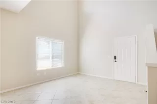 Photo #5: 2095612 Listing