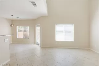 Photo #6: 2095612 Listing