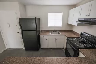 Photo #4: 2095687 Listing 