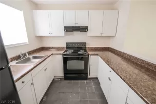 Photo #5: 2095687 Listing 