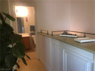 Photo #6: 2095713 Listing 