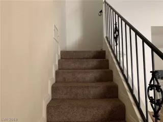 Photo #5: 2095727 Listing 