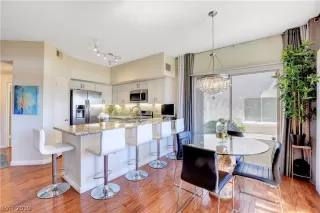 Photo #1: 2095778 Listing 