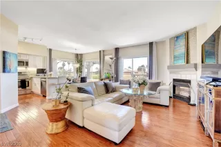 Photo #2: 2095778 Listing 