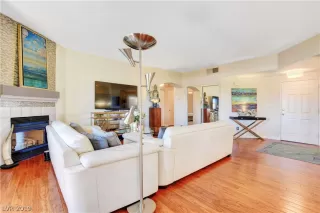 Photo #4: 2095778 Listing 