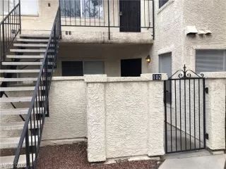 Photo #1: 2095789 Listing