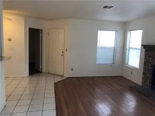 Photo #3: 2095789 Listing