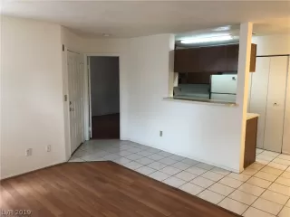 Photo #5: 2095789 Listing