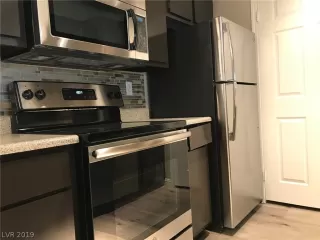 Photo #2: 2095816 Listing 