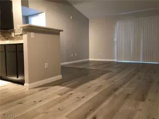 Photo #5: 2095816 Listing 