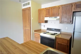 Photo #5: 2095848 Listing 