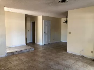 Photo #2: 2095929 Listing