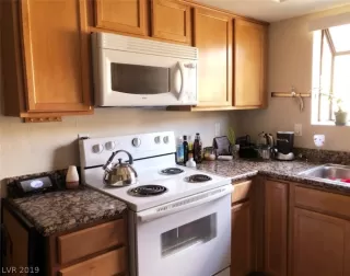 Photo #4: 2095936 Listing 