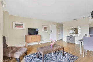 Photo #1: 2095941 Listing