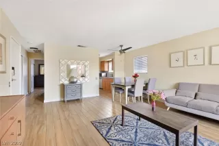 Photo #4: 2095941 Listing