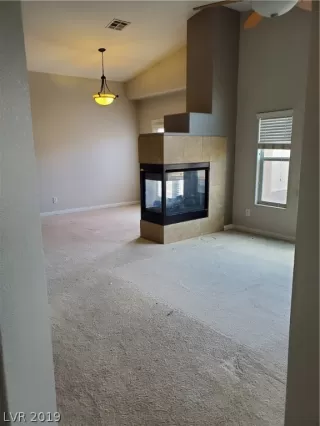 Photo #5: 2095942 Listing