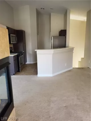 Photo #6: 2095942 Listing