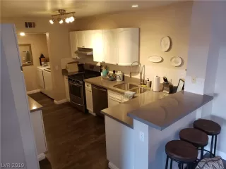 Photo #6: 2095986 Listing