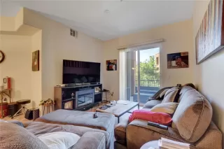 Photo #5: 2096056 Listing