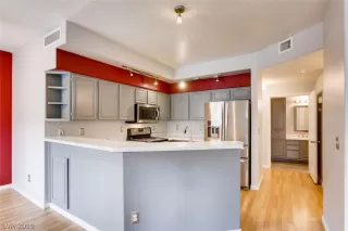 Photo #3: 2096061 Listing