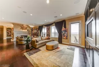 Photo #6: 2096109 Listing