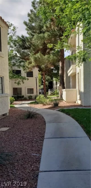 Photo #3: 2096243 Listing