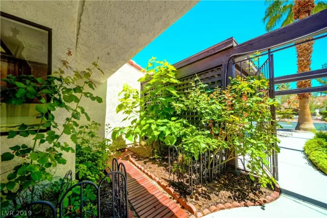 MLS: 2096262 Condo For Sale