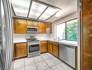 Photo #2: 2096262 Listing