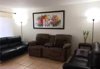 Photo #3: 2096304 Listing