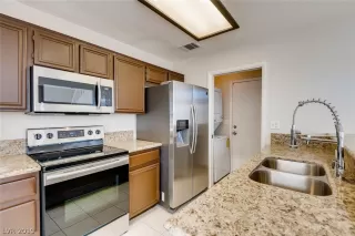 Photo #3: 2096307 Listing 