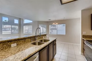 Photo #4: 2096307 Listing 