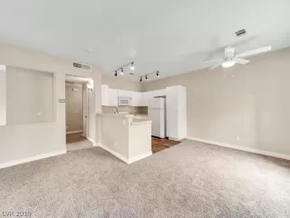 Photo #6: 2096316 Listing